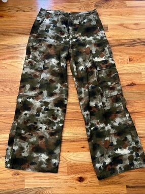 Levi's Women's Flare Cargo Jeans in Camouflage Green & Brown